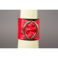 Красно-чёрный кожаный браслет с овальной пряжкой